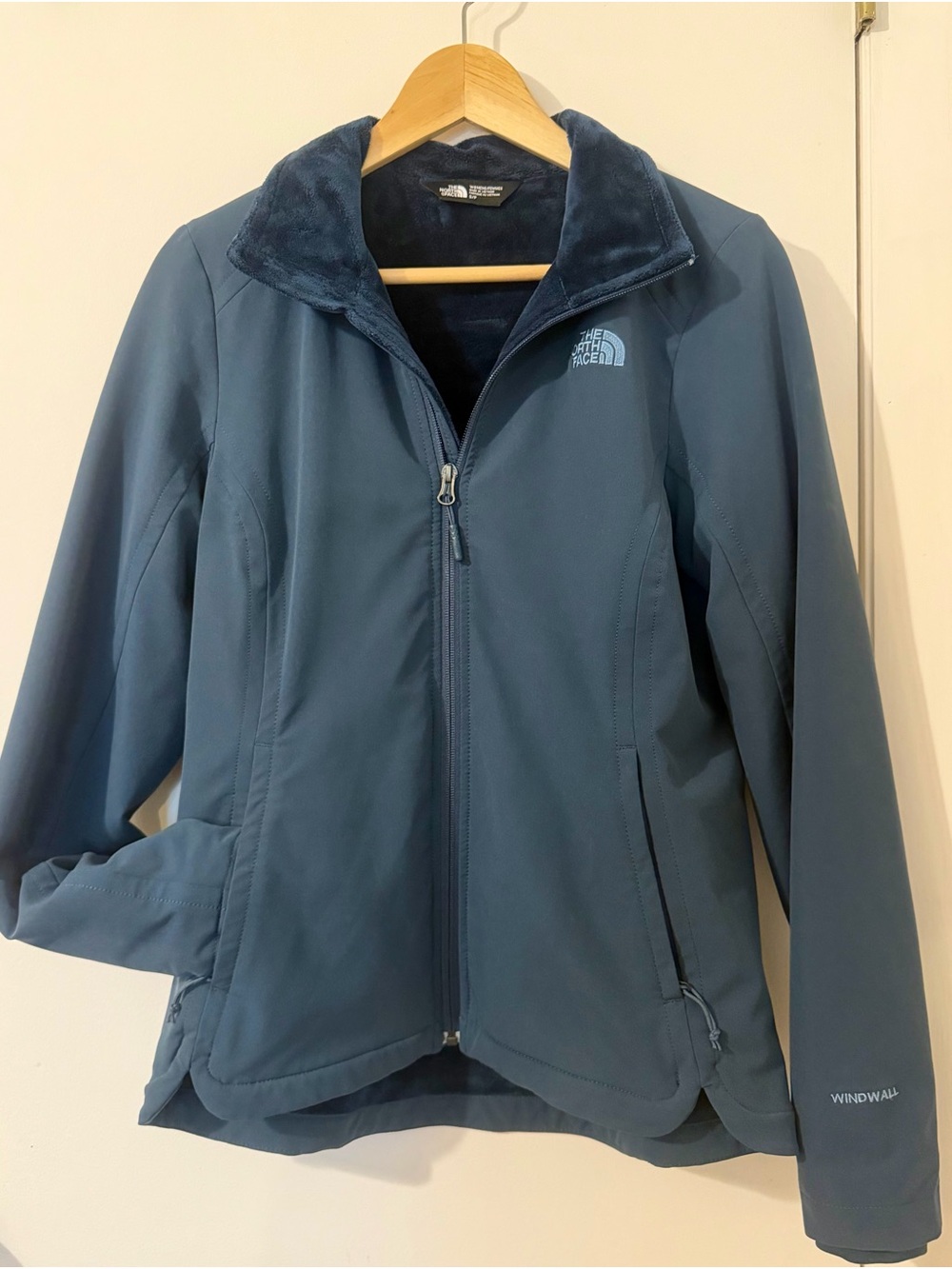 The North Face Women's Blue WindWall Softshell Jacket